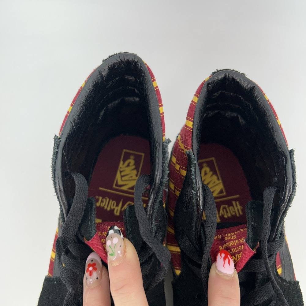 Vans Youth 3.5 Harry Potter Gryffindor Sk8-Hi Limited Edition Shoes - Picture 13 of 15